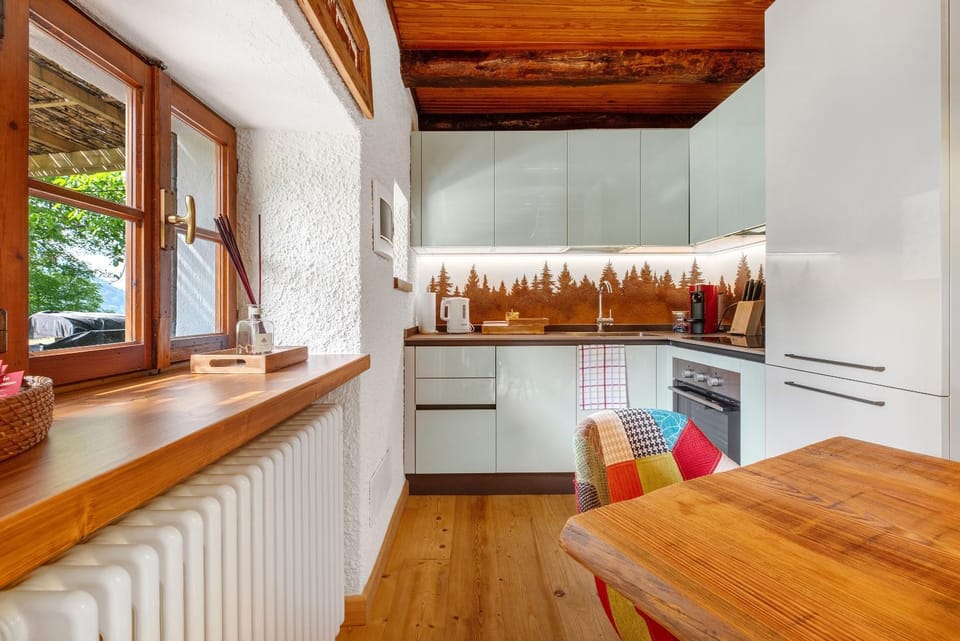 Kitchen or kitchenette, Living room