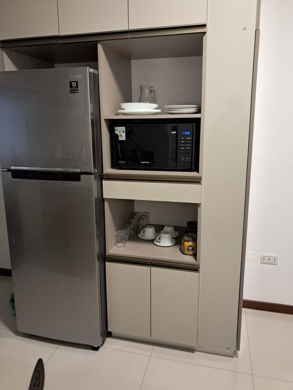 Kitchen or kitchenette, Dining area, oven