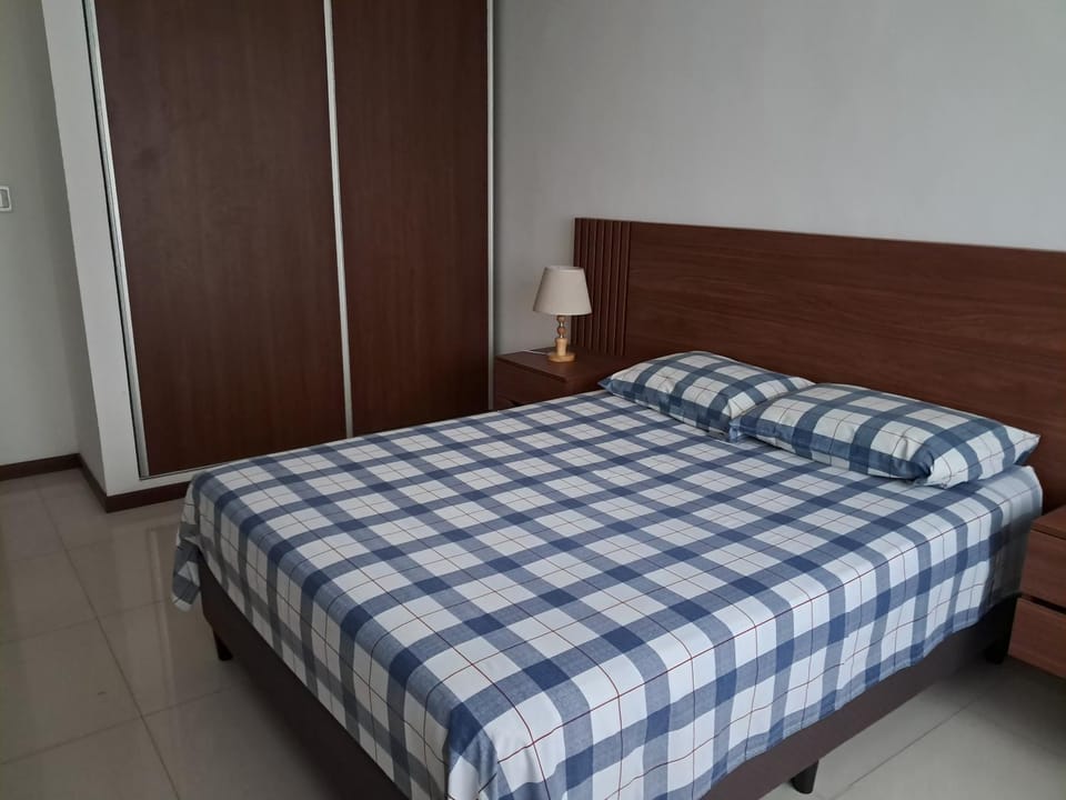 Bed, Photo of the whole room, wardrobe