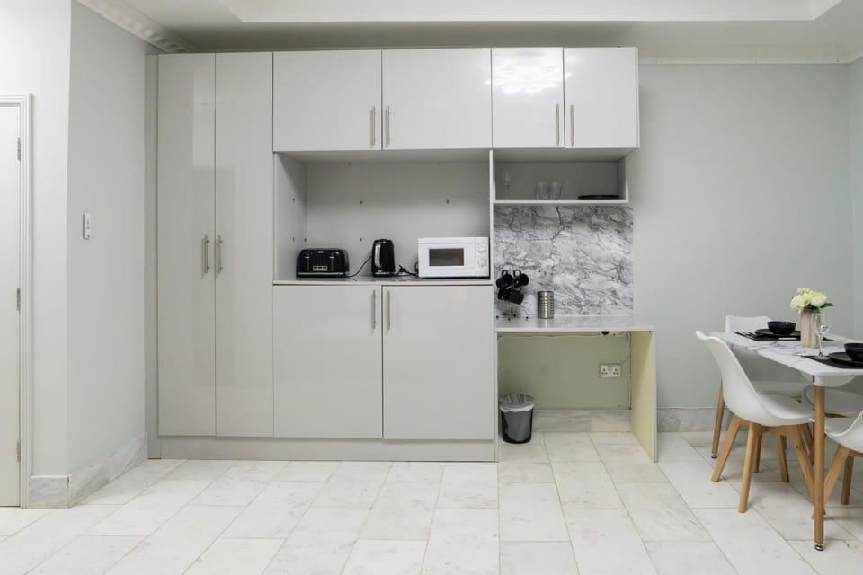 Kitchen or kitchenette, Dining area, toaster