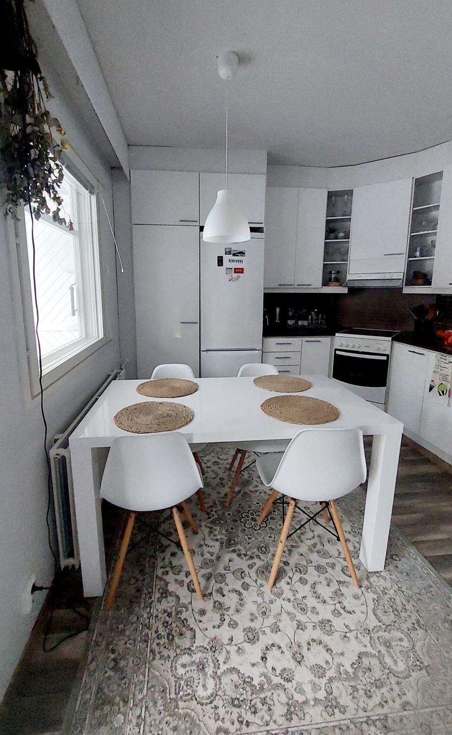 Dining area, dishwasher, oven, stove