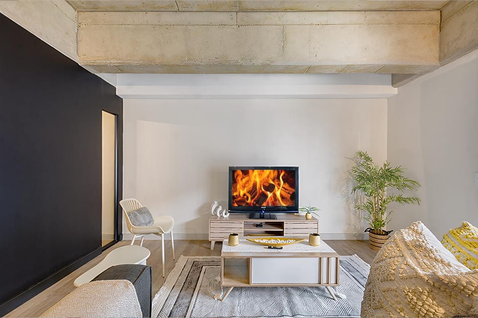 Sandton City Splendid Apartment 1 l Power & Water Backup l Walk to Sandton City & Nelson Mandela Square Apartment in Sandton
