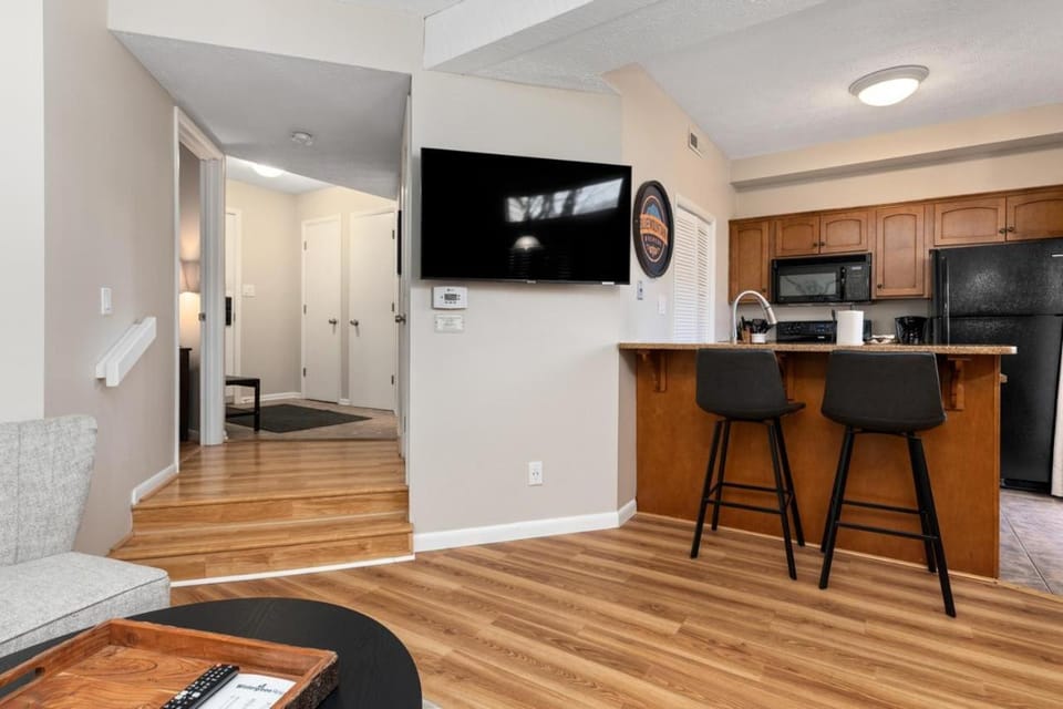 Laurelwood 84 with Wintergreen Advantage House in Massies Mill