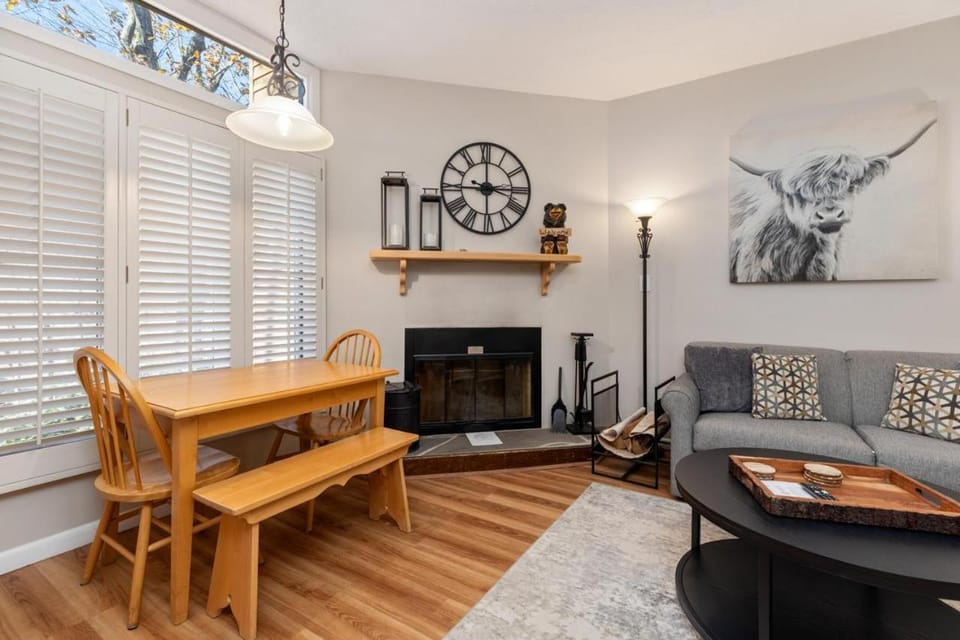 Laurelwood 84 with Wintergreen Advantage House in Massies Mill