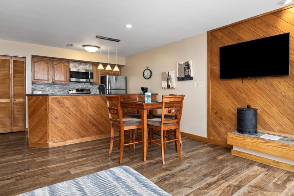 Vistas 71 with Wintergreen Advantage House in Nelson County