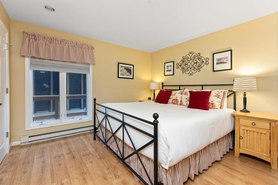 Stoneridge 77 with Wintergreen Advantage House in Nelson County