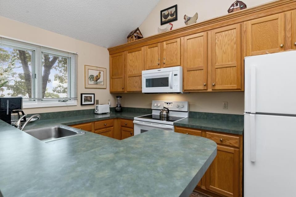 Eagles Court 27 with Wintergreen Advantage House in Massies Mill