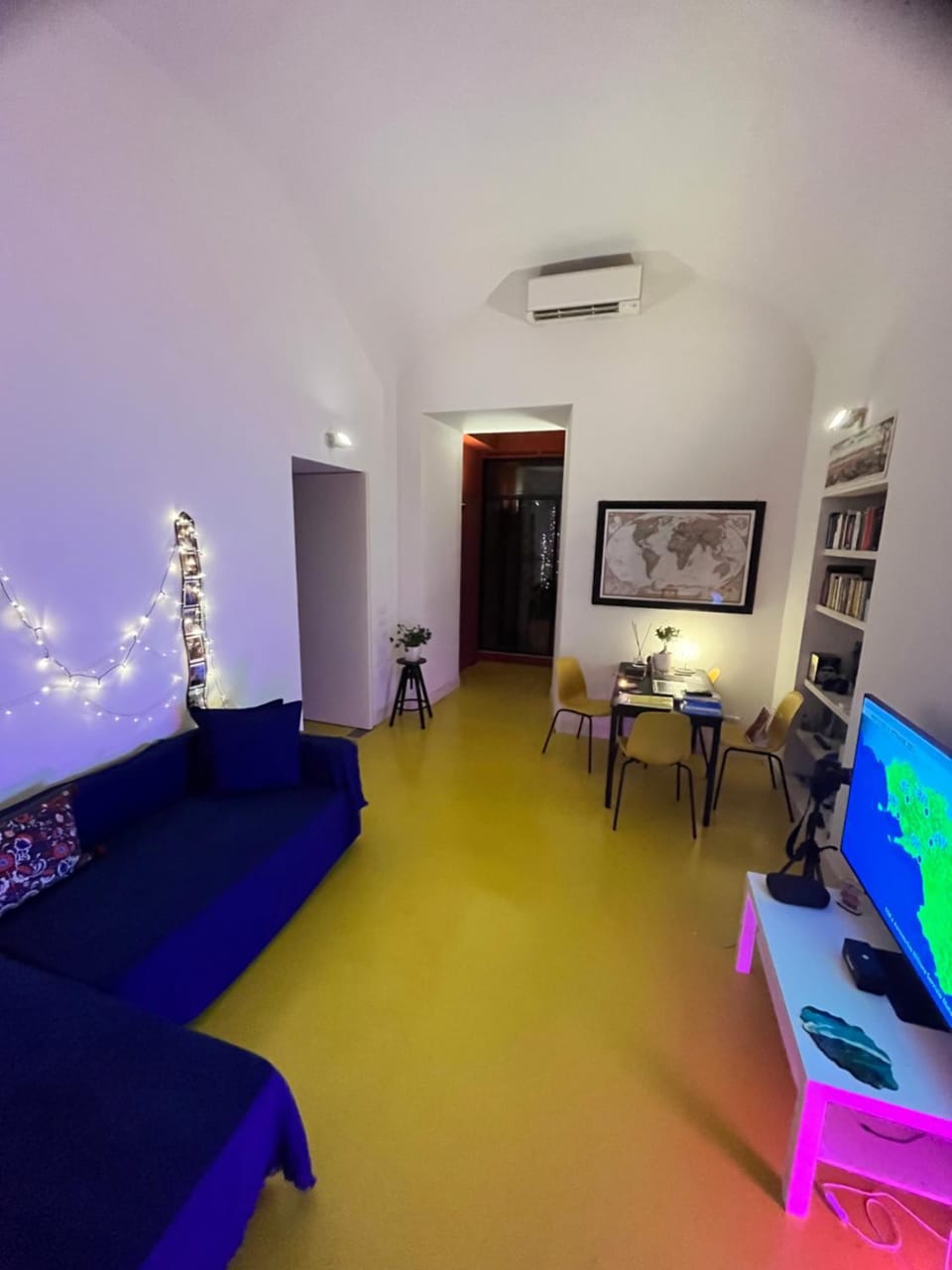 TV and multimedia, Living room, Dining area