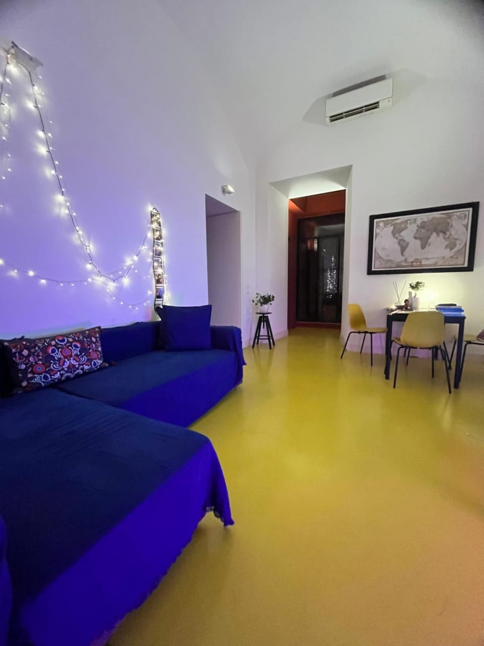 Living room, Photo of the whole room, Dining area, air conditioner