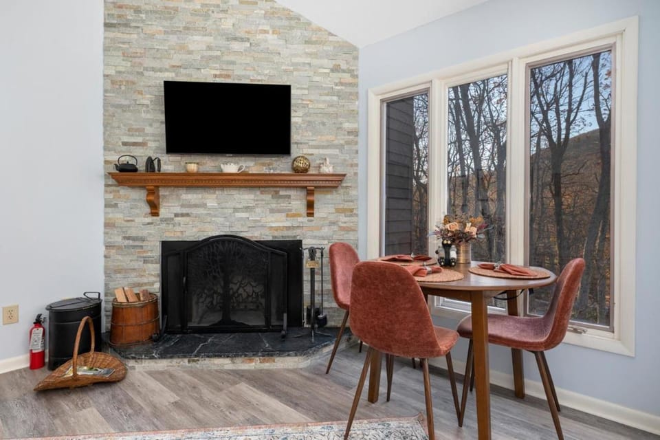 Laurelwood 43 with Wintergreen Advantage House in Massies Mill