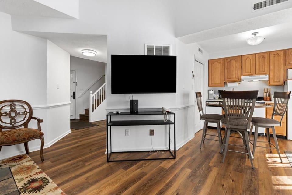 Laurelwood 25 with Wintergreen Advantage House in Massies Mill