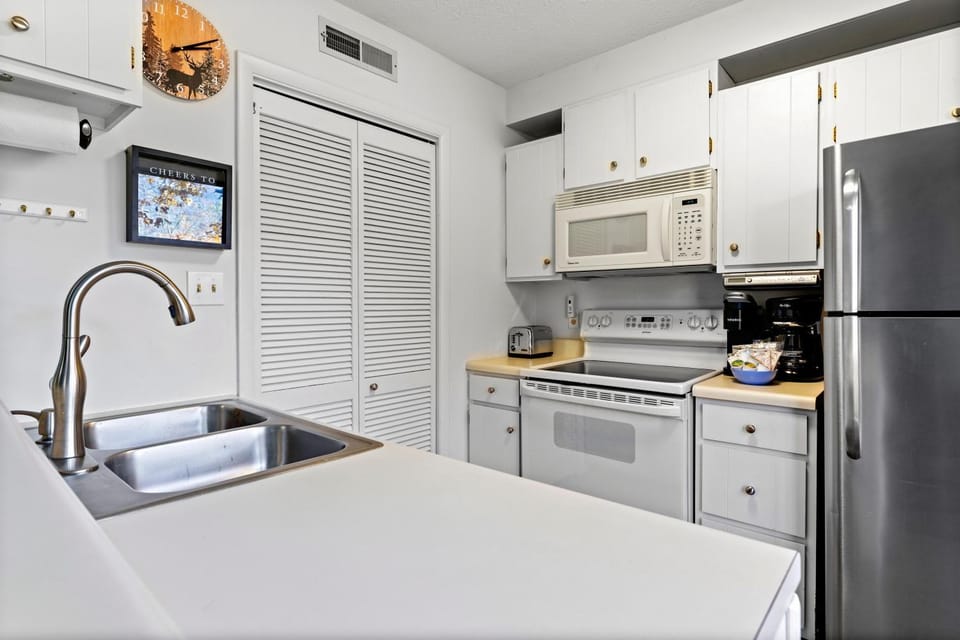 Laurelwood 73 with Wintergreen Advantage House in Massies Mill