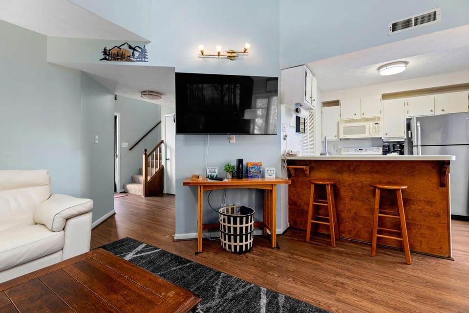Laurelwood 73 with Wintergreen Advantage House in Massies Mill