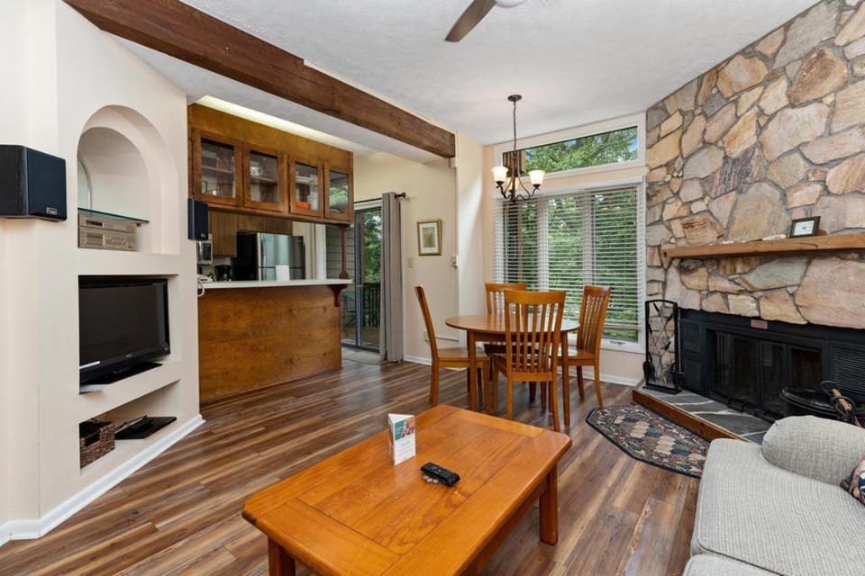 Laurelwood 80 with Wintergreen Advantage House in Massies Mill