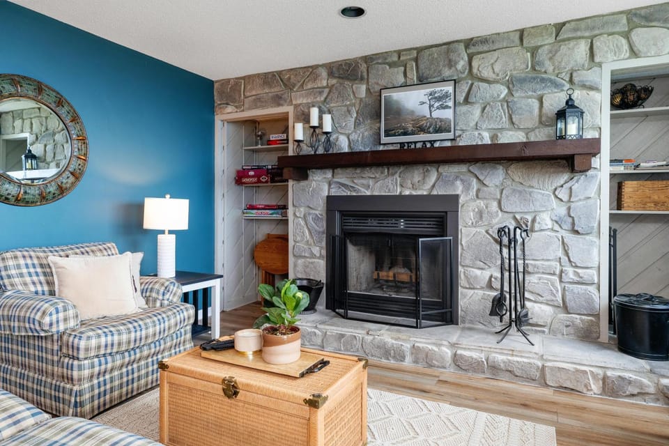 Ledges 71 with Wintergreen Advantage House in Nelson County