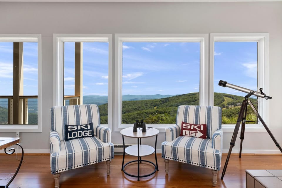 Overlook 05 with Wintergreen Advantage House in Nelson County