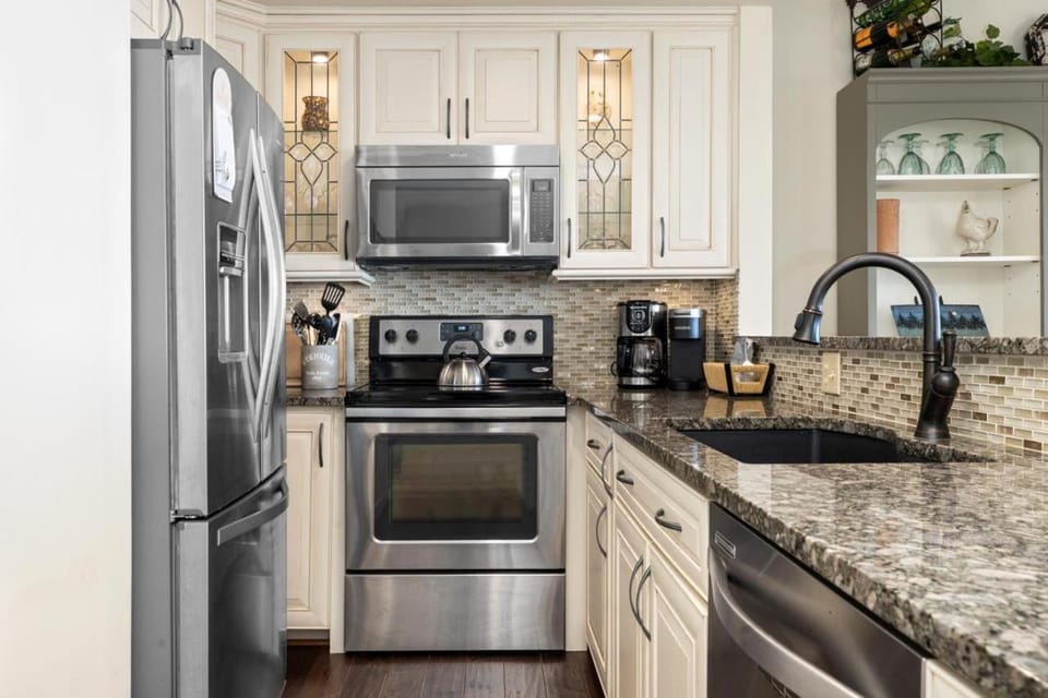 Overlook 41 with Wintergreen Advantage House in Nelson County