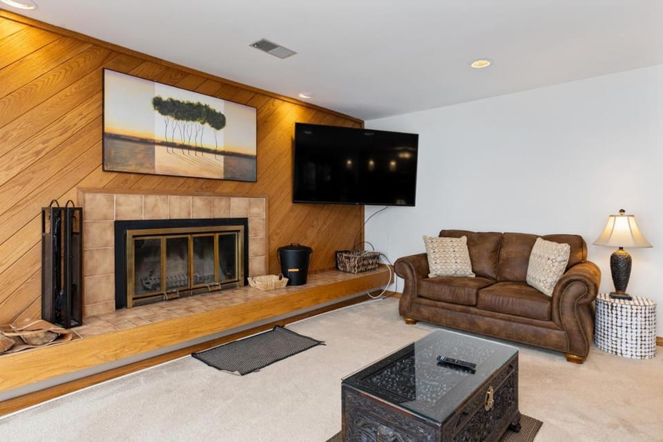 Cliffs 27 with Wintergreen Advantage House in Nelson County