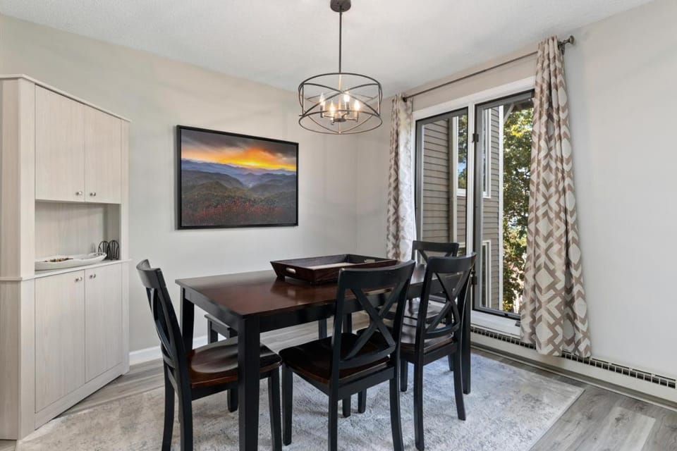 Stoneridge 29 with Wintergreen Advantage House in Nelson County