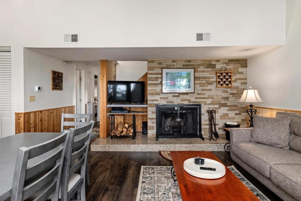 Eagles Court 24 with Wintergreen Advantage House in Massies Mill