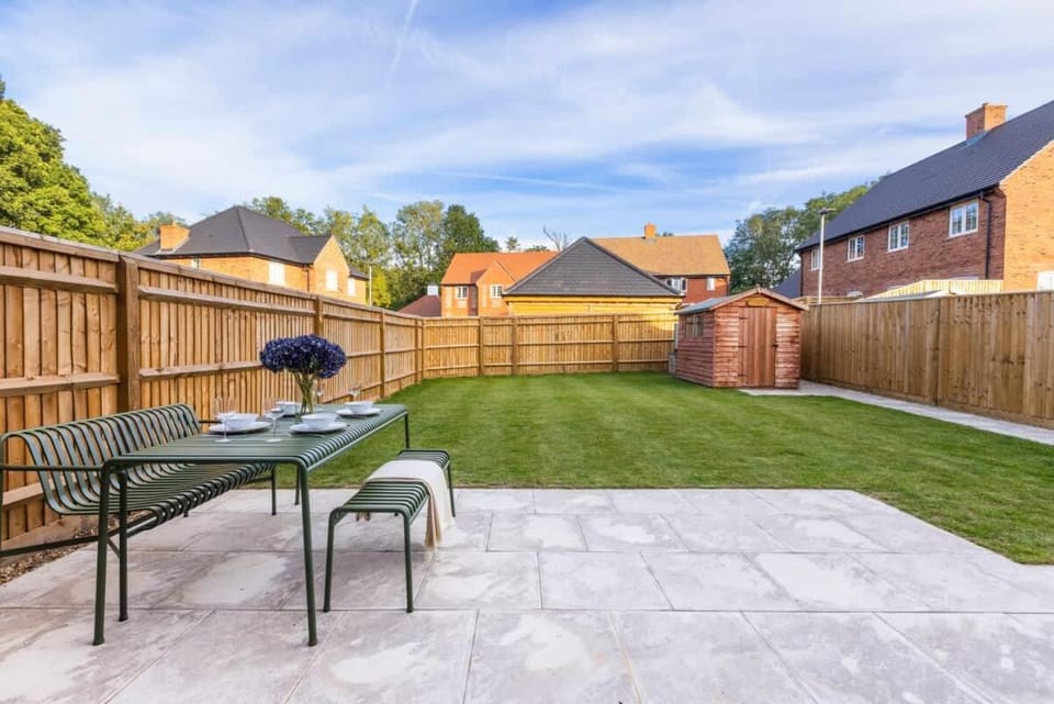 Tilehurst Cottage - Modern 3beds -3 baths- 20 min from Legoland-Ascot-Windsor House in England