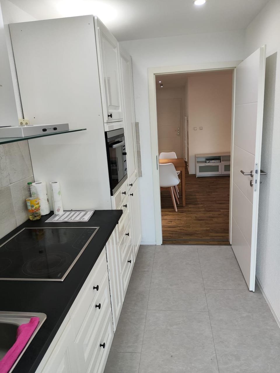 Kitchen or kitchenette, microwave, oven