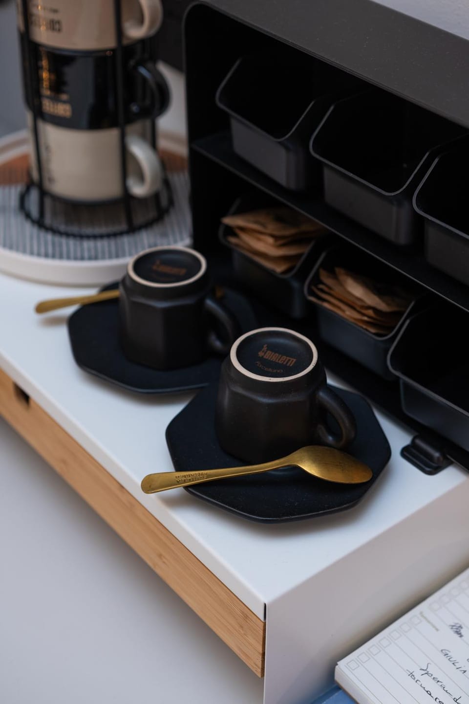 Coffee/tea facilities, Kitchen or kitchenette
