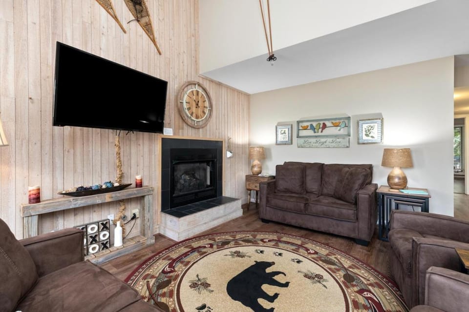Stoneridge 30 with Wintergreen Advantage House in Nelson County