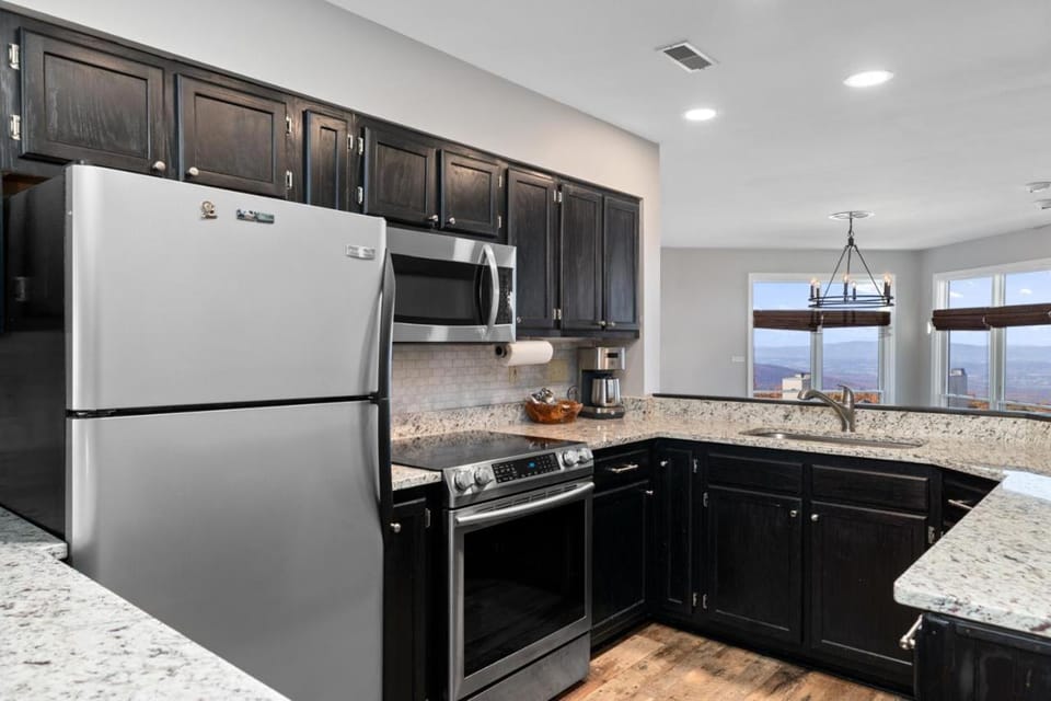 Shenandoah Ridge 02 with Wintergreen Advantage House in Nelson County