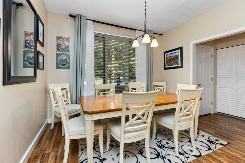 Trillium Place 01 with Wintergreen Advantage House in Nelson County