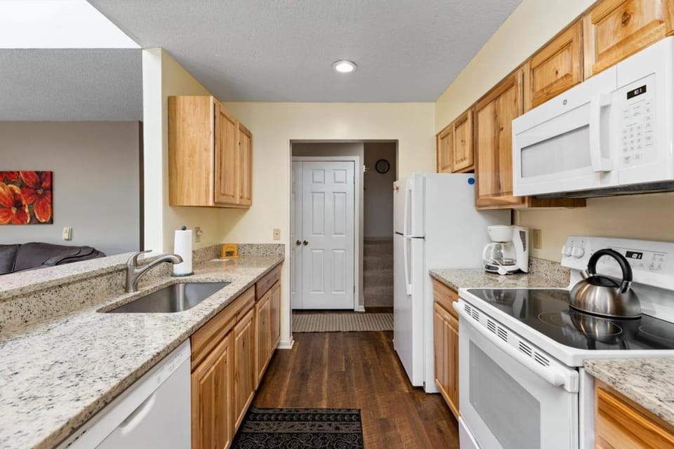 Stoneridge 42 with Wintergreen Advantage House in Nelson County