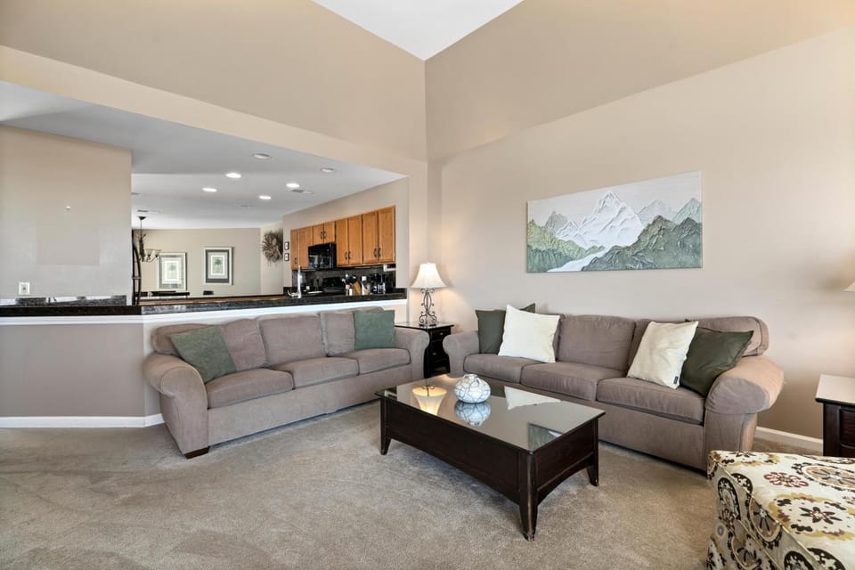 Shenandoah Ridge 01 with Wintergreen Advantage House in Nelson County