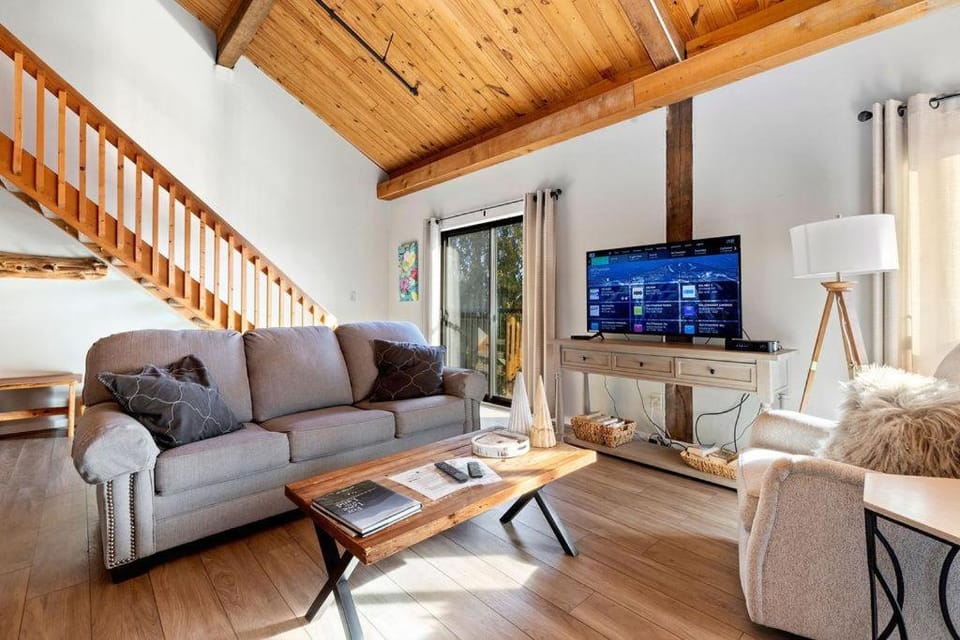 TV and multimedia, Seating area