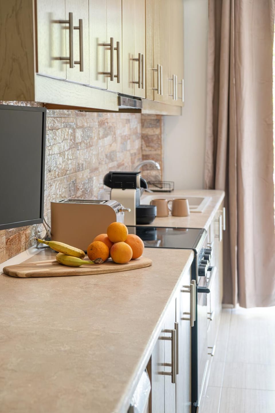 Oikía - Refined City Living Apartment in Euboea