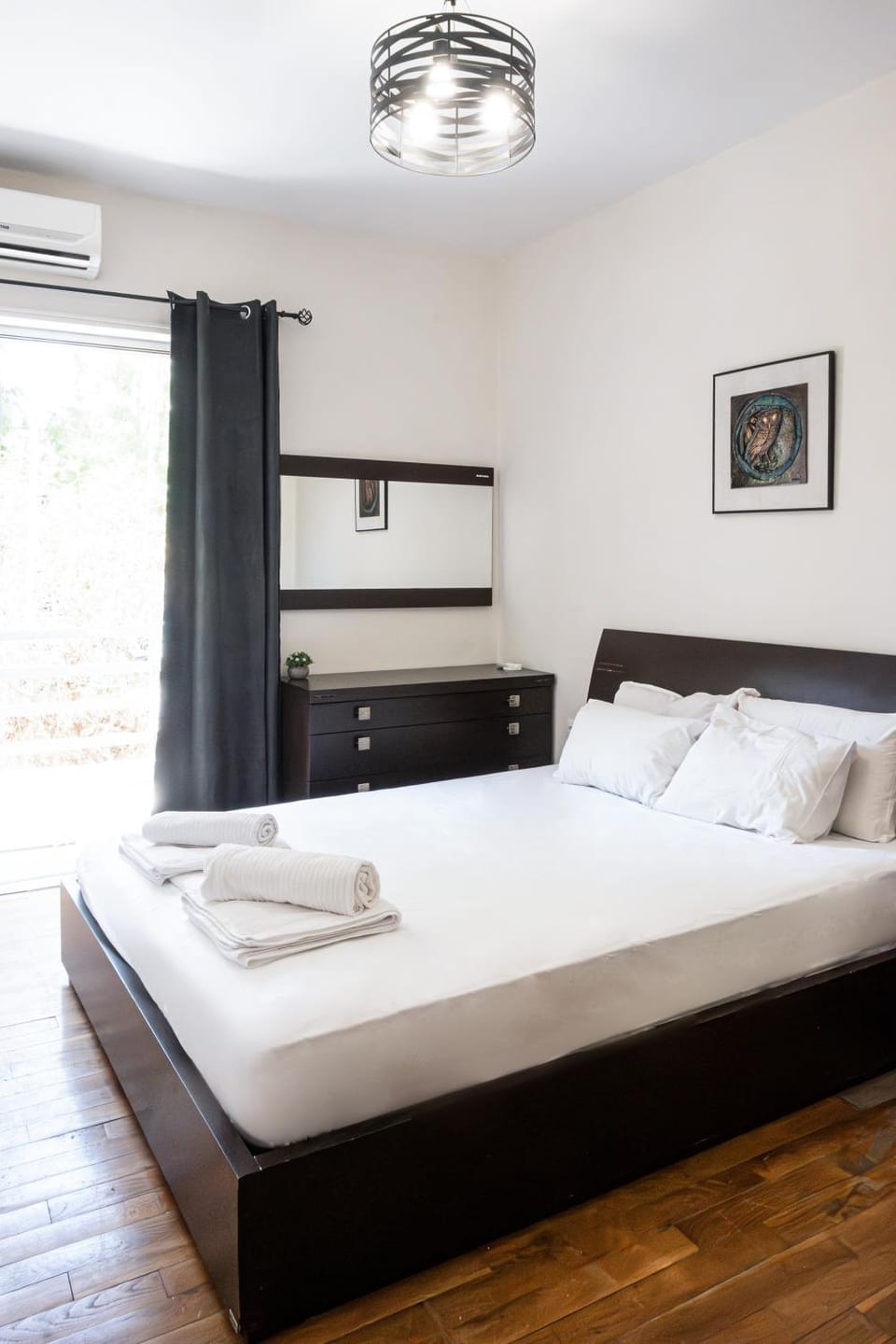 Oikía - Refined City Living Apartment in Euboea