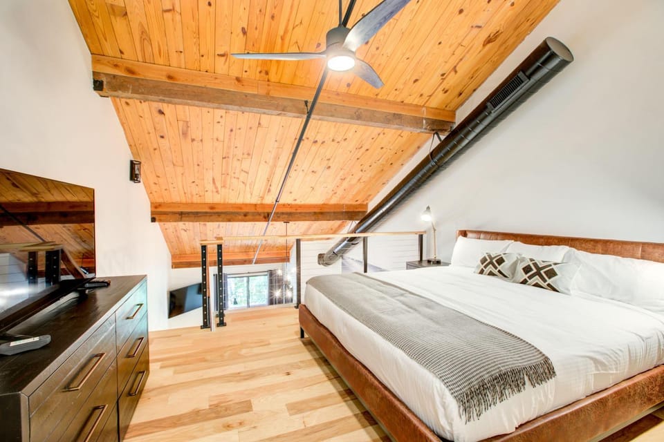 Mountain Inn Lodge 57 with Wintergreen Advantage House in Massies Mill