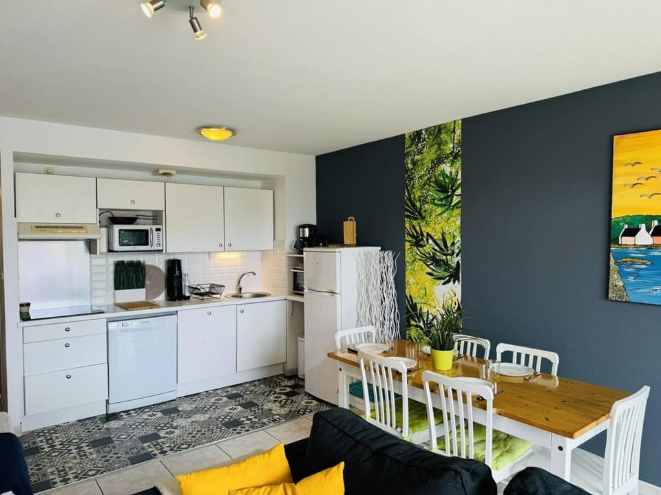 3 pièces plein centre, parking, 400m plage Apartment in Quiberon