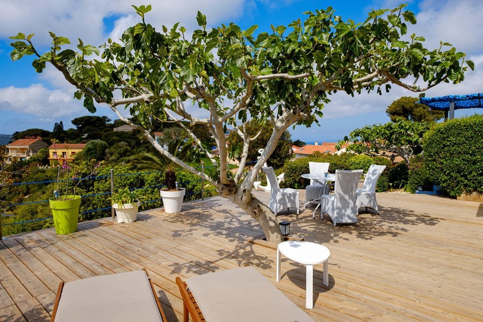 Patio, Day, Balcony/Terrace, Balcony/Terrace, On site, Landmark view, Sea view