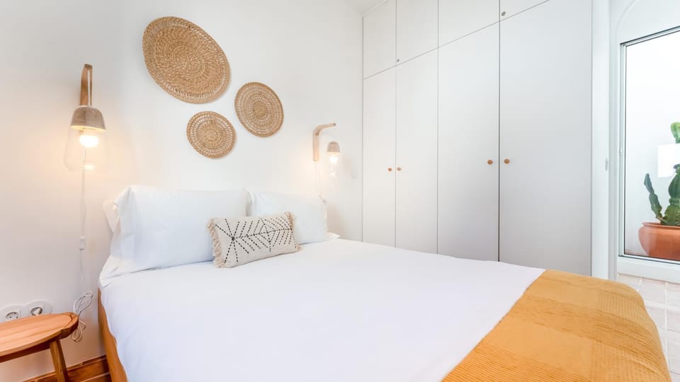 Bed, Photo of the whole room, Bedroom, wardrobe