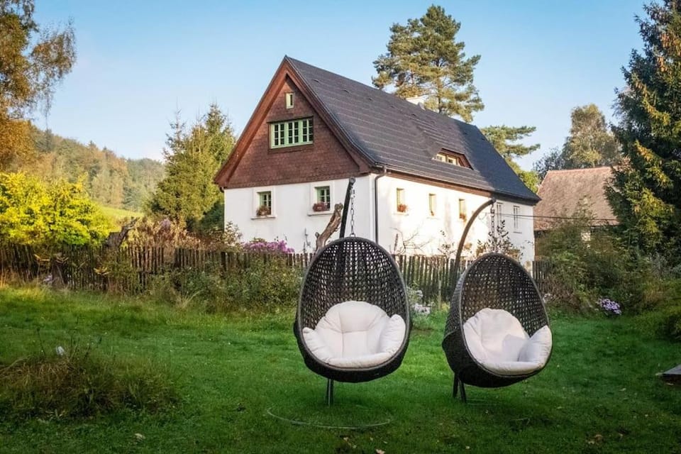 ENJOY COZY NEST View Hills Garden Forest Sauna Hottub Apartment in Saxony