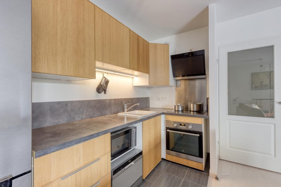 Kitchen or kitchenette
