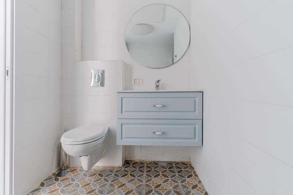 Toilet, Bathroom
