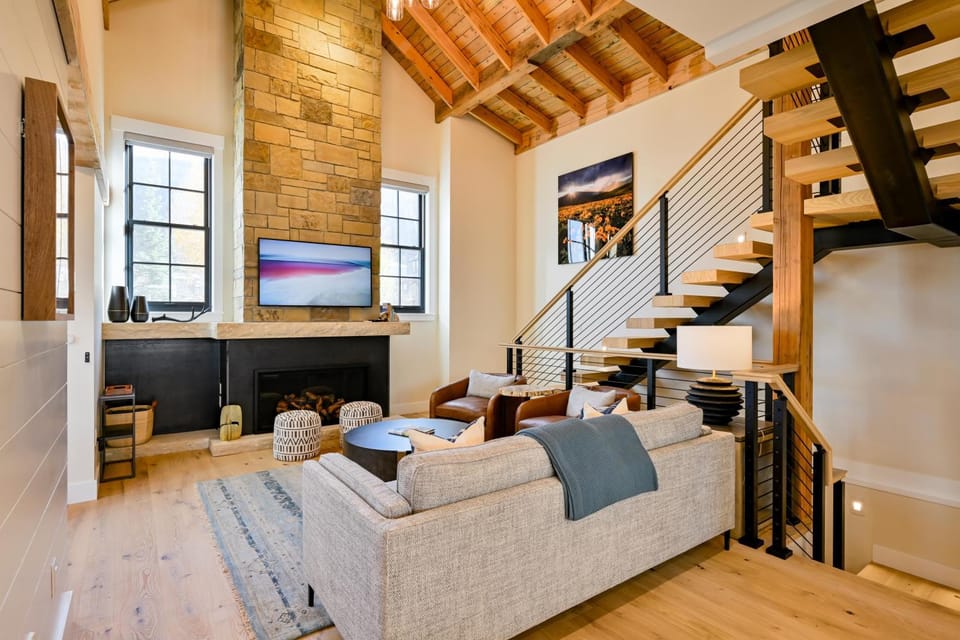 Academy Place | King's Crown House in Crested Butte