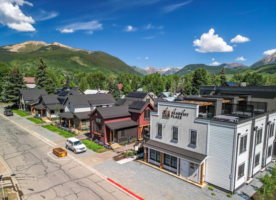 Academy Place | King's Crown House in Crested Butte