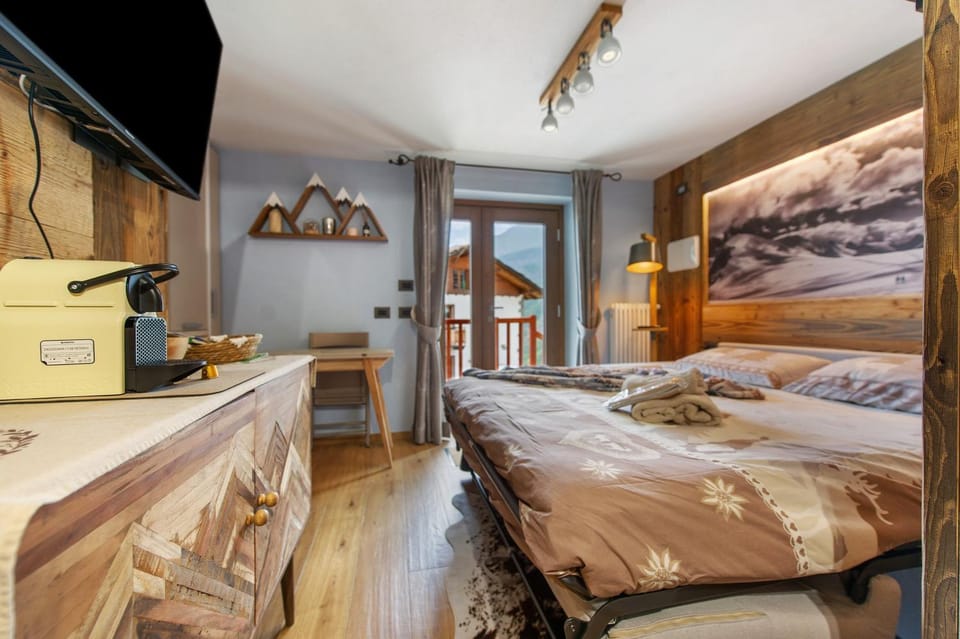 Property building, Living room, Bedroom