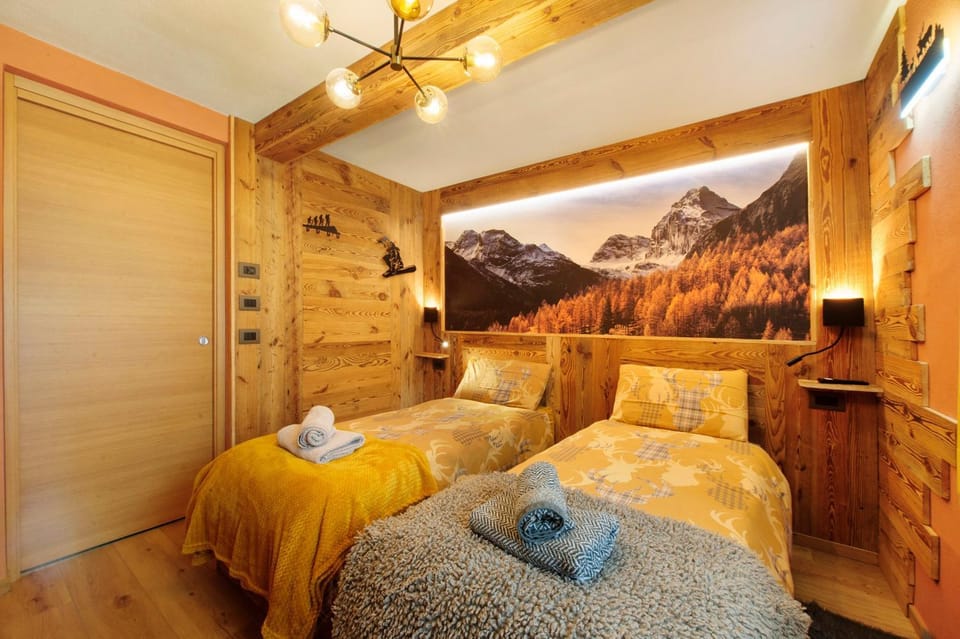 Living room, Bedroom