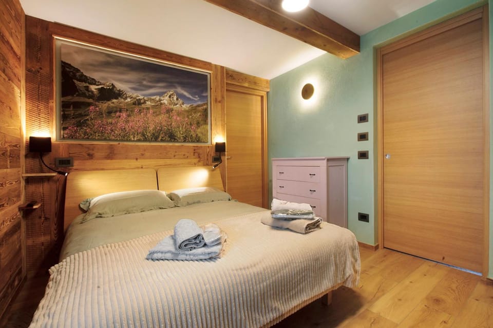 Living room, Bedroom