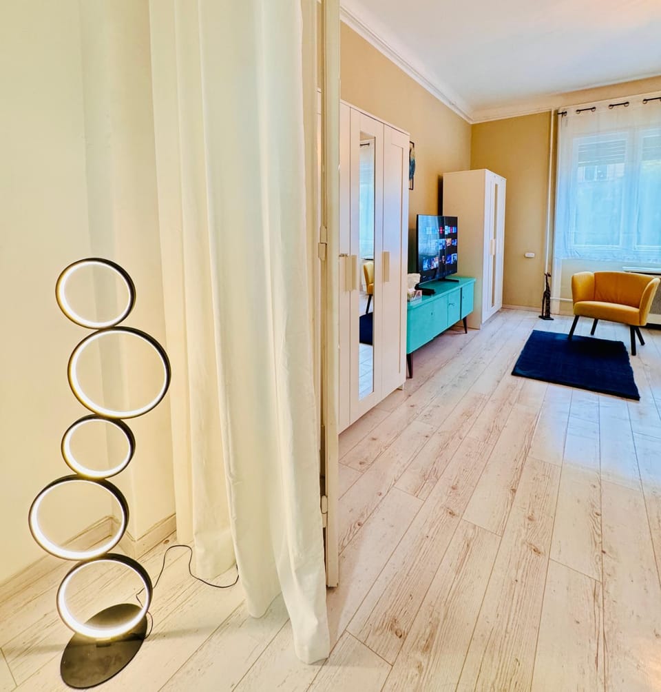 Central Comfort Oasis - District 9 Apartment in Budapest