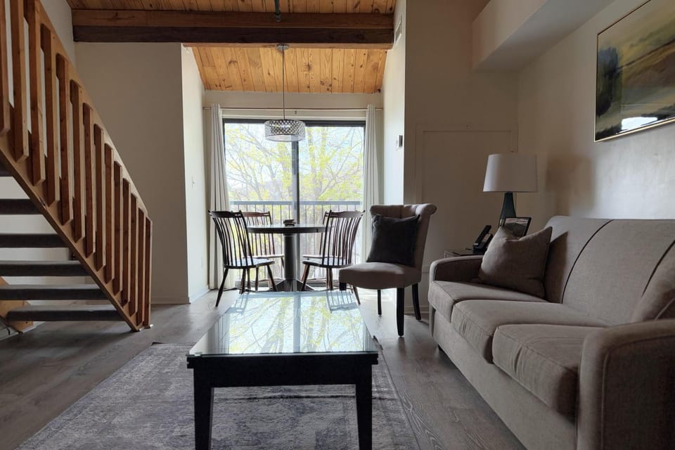 Mountain Inn Lodge 66 with Wintergreen Advantage House in Massies Mill