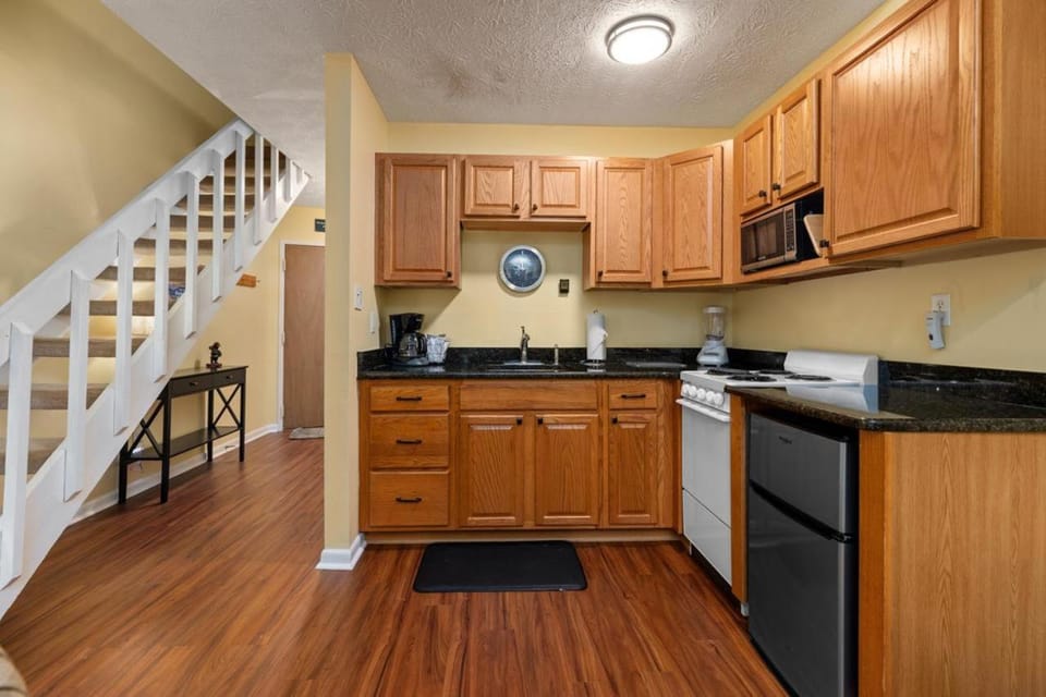 Timbers Lodge 56 with Wintergreen Advantage House in Massies Mill